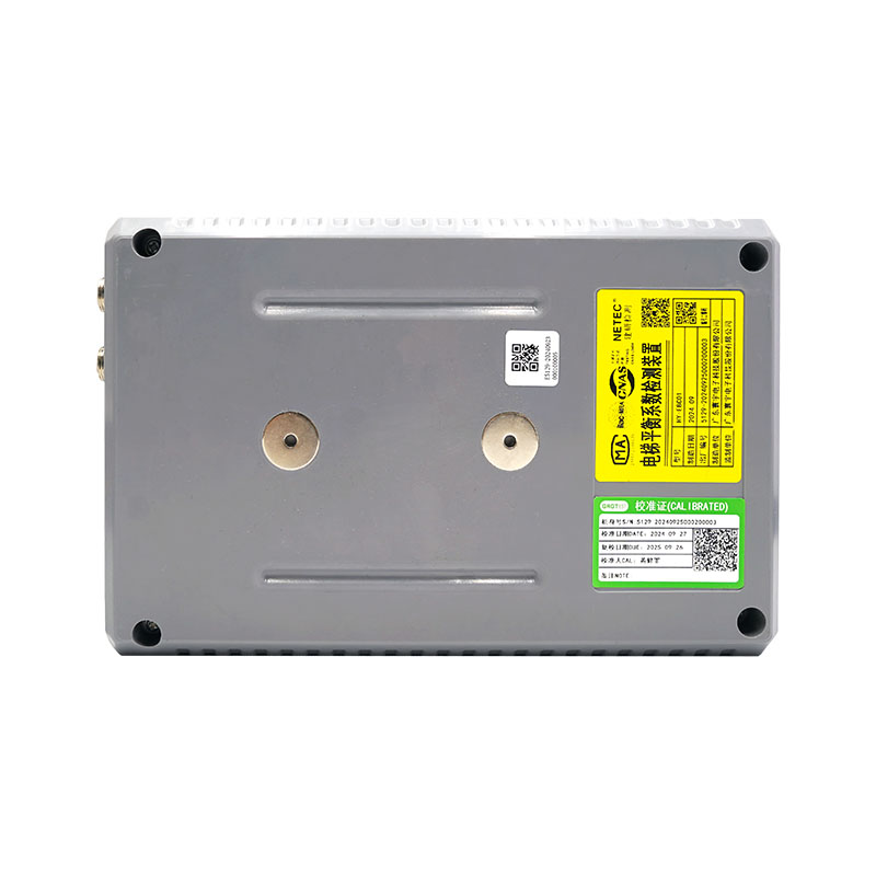 What preparations need to be made before using the elevator balance coefficient detection device?